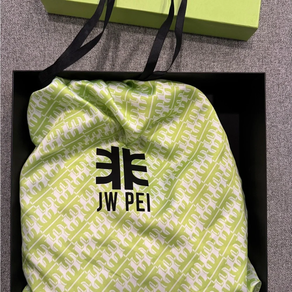 JW PEI Handbag - Picture 5 of 6